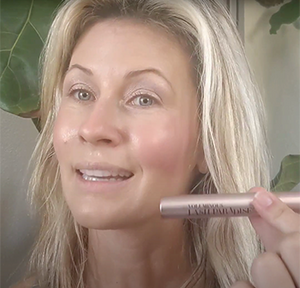 thick eye lashes and mascara that doesn't clump and lasts longer